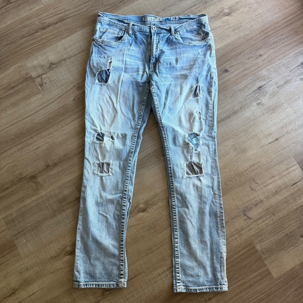 BKE Jake Straight Distressed Light Wash Jeans Mens 38L MGB1600 Patch Detail